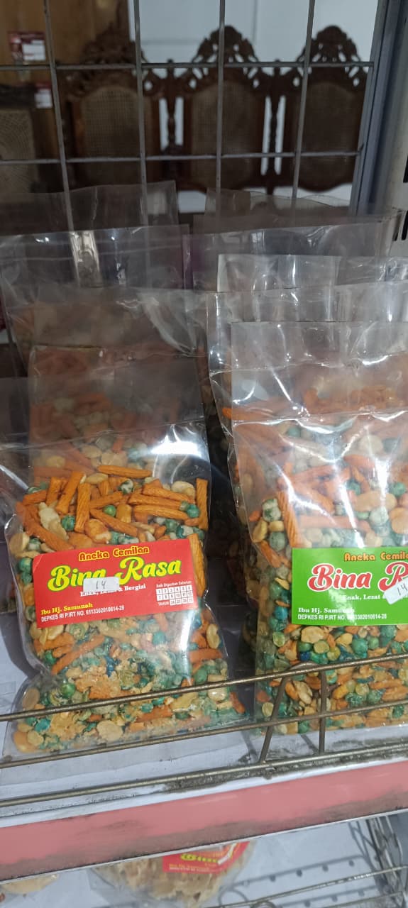 Assorted packaged snacks on store racks