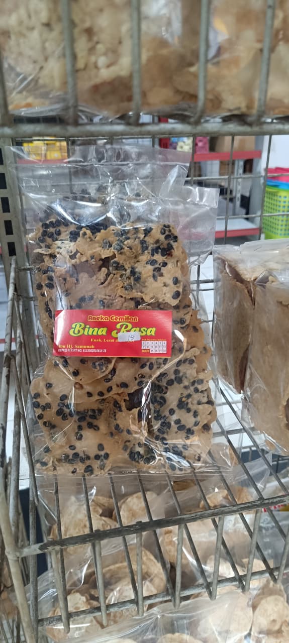 Packaged tempe chips with 'Asli' label