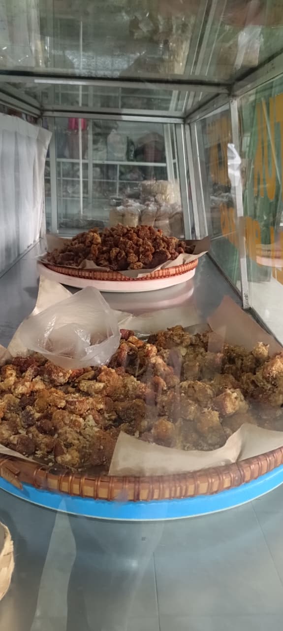 Tempe and dage chips on the store rack